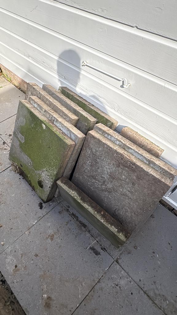 Gratis terrastegels: 7 grote, 3 halve, Tuin en Terras, Ophalen, Gebruikt, Minder dan 5 m², Beton