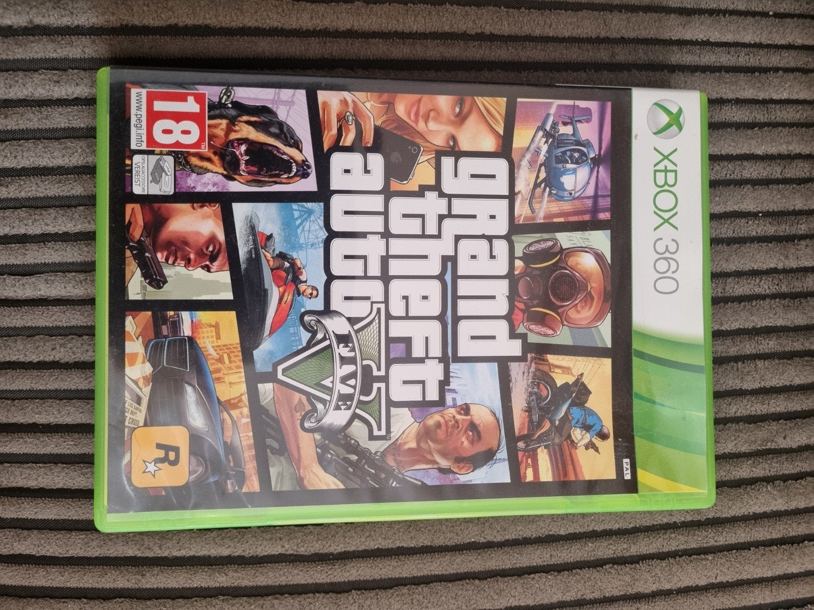 Grand Theft Auto V (GTA 5) Xbox 360 - Compleet met kaart, Spelcomputers en Games, Games | Xbox 360, Avontuur en Actie, Online