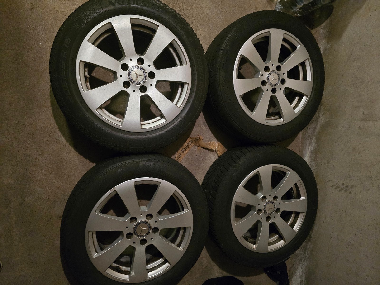 Mercedes-Benz 16 inch winterbanden met velgen 175 eur., Ophalen, Gebruikt, 16 inch, Banden en Velgen