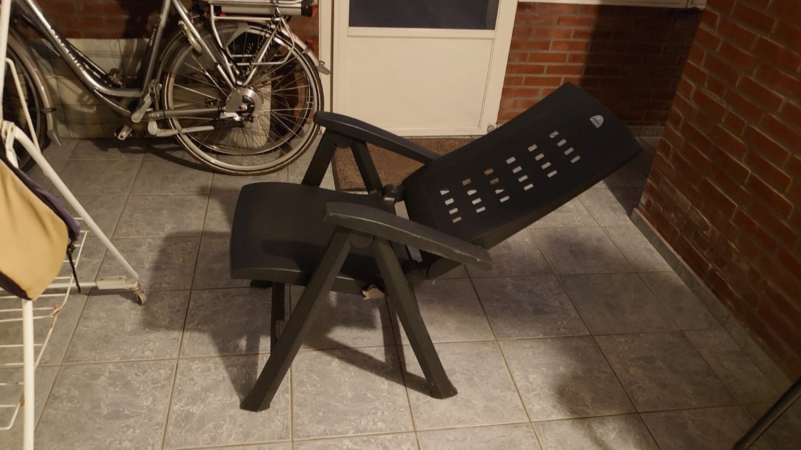 Tafel en 6 verstelbare, Antraciet/zwarte tuinstoelen, Tuin en Terras, Tuinsets en Loungesets, Zo goed als nieuw, Kunststof, 6 zitplaatsen