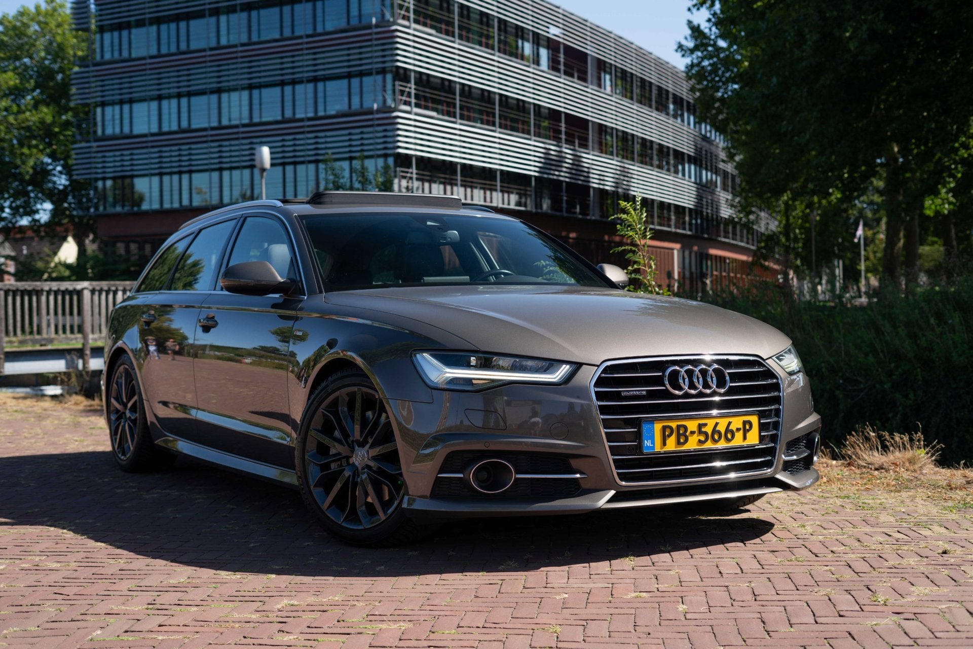Audi A6 Avant 3.0 TDI quattro Premium Edition | 100.000KM |, Auto's, Dealer onderhouden, Gebruikt, 2000 kg, Leder en Stof