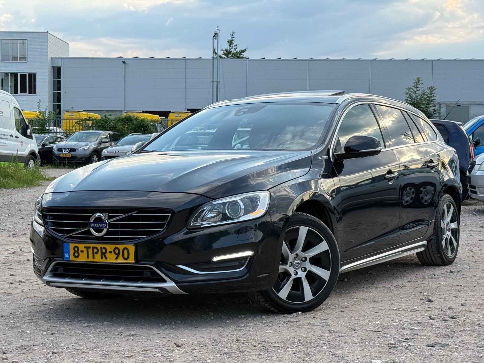 Volvo V60 2.4 D6 AWD Plug-In Hybrid Summum/DAK/LED, Auto's, Volvo, Automaat, Zwart, Vierwielaandrijving, Automatische klimaatregeling