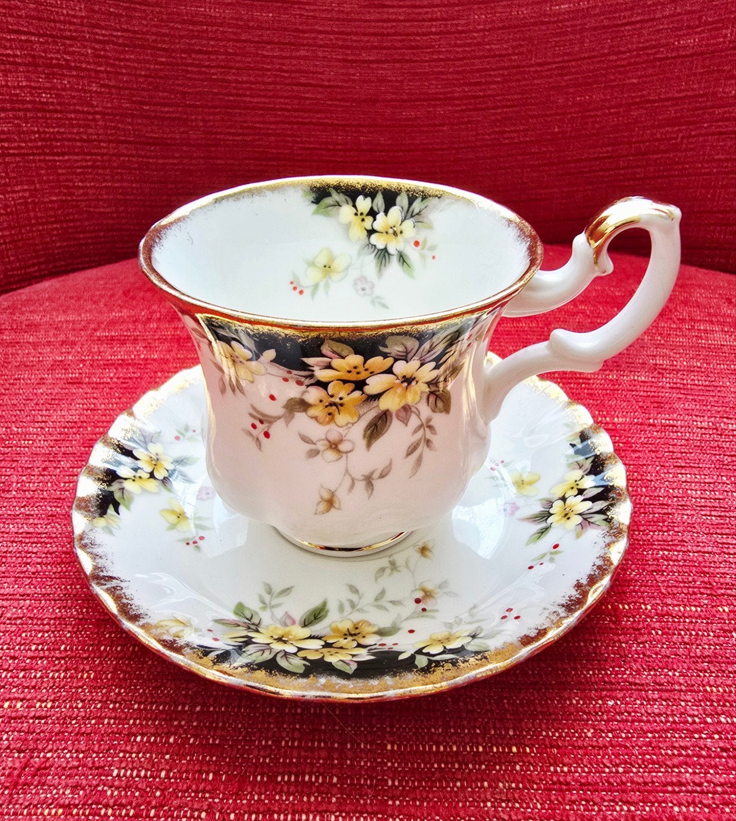 Royal Albert Royal Ascot Theekop en Schotel - Vintage, Antiek en Kunst, Ophalen of Verzenden