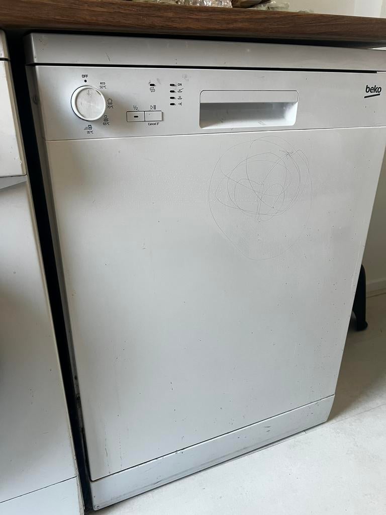 Beko grote vaatwasser werkt nog prima ook op zuinige stand, Ophalen, Zo goed als nieuw, Minder dan 85 cm