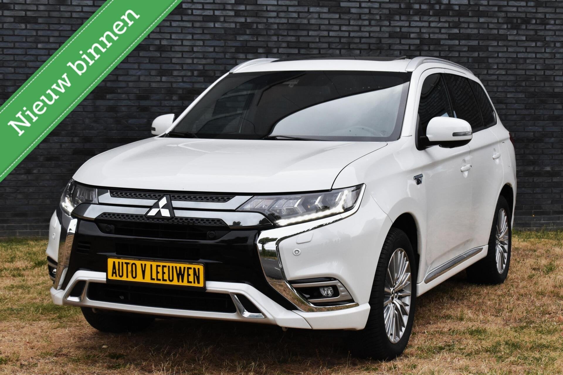 Mitsubishi Outlander 2.4 PHEV Diamand Edition LEDER VOL! 360, Auto's, Automaat, Euro 6, 4 cilinders, Wit