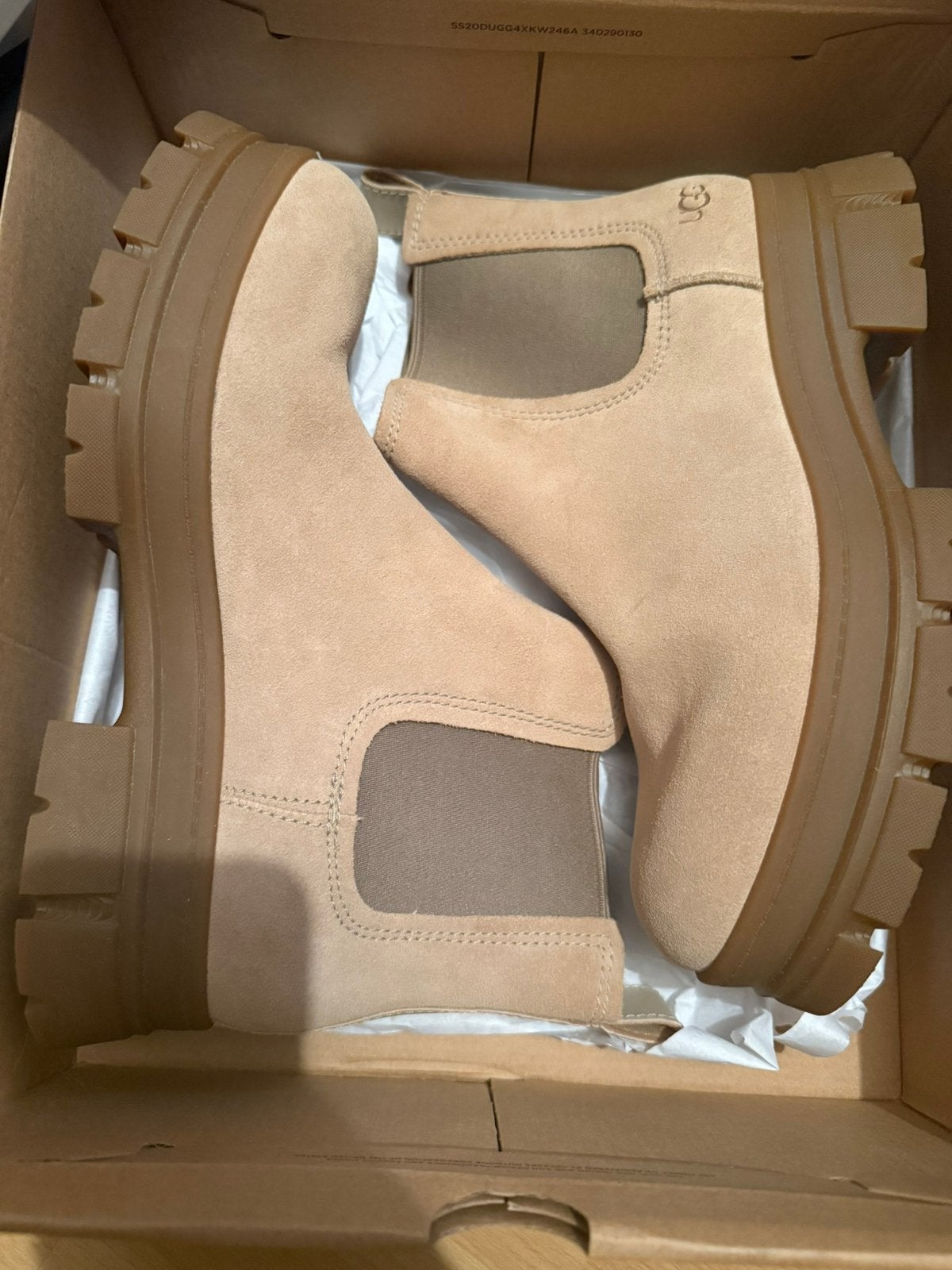 Nieuwe ugg beige maat 41 chelsea boots ashton, Ophalen of Verzenden, Nieuw, Beige