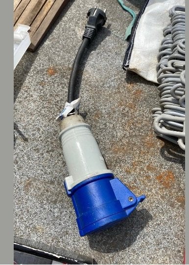 Druppelaar .,verloopstekker en diversen, Ophalen, Gebruikt