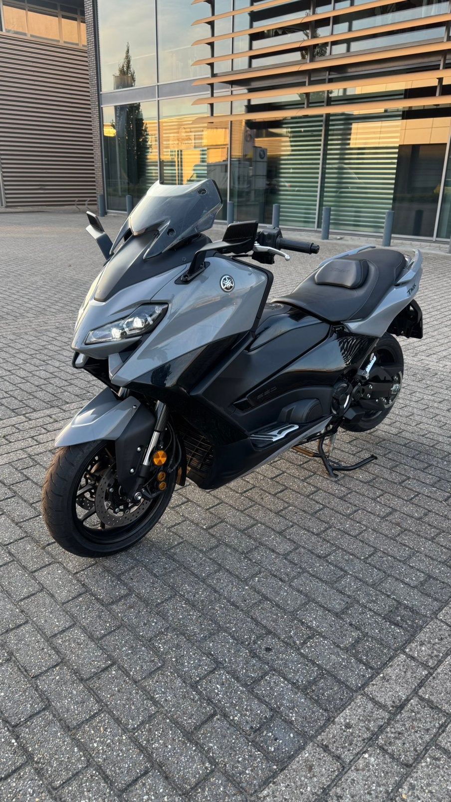 Yamaha TMAX 560 Tech MAX – Nardo Grey – 2024, Fietsen en Brommers, Scooters | Yamaha, 560 cc, Ophalen of Verzenden, Zo goed als nieuw
