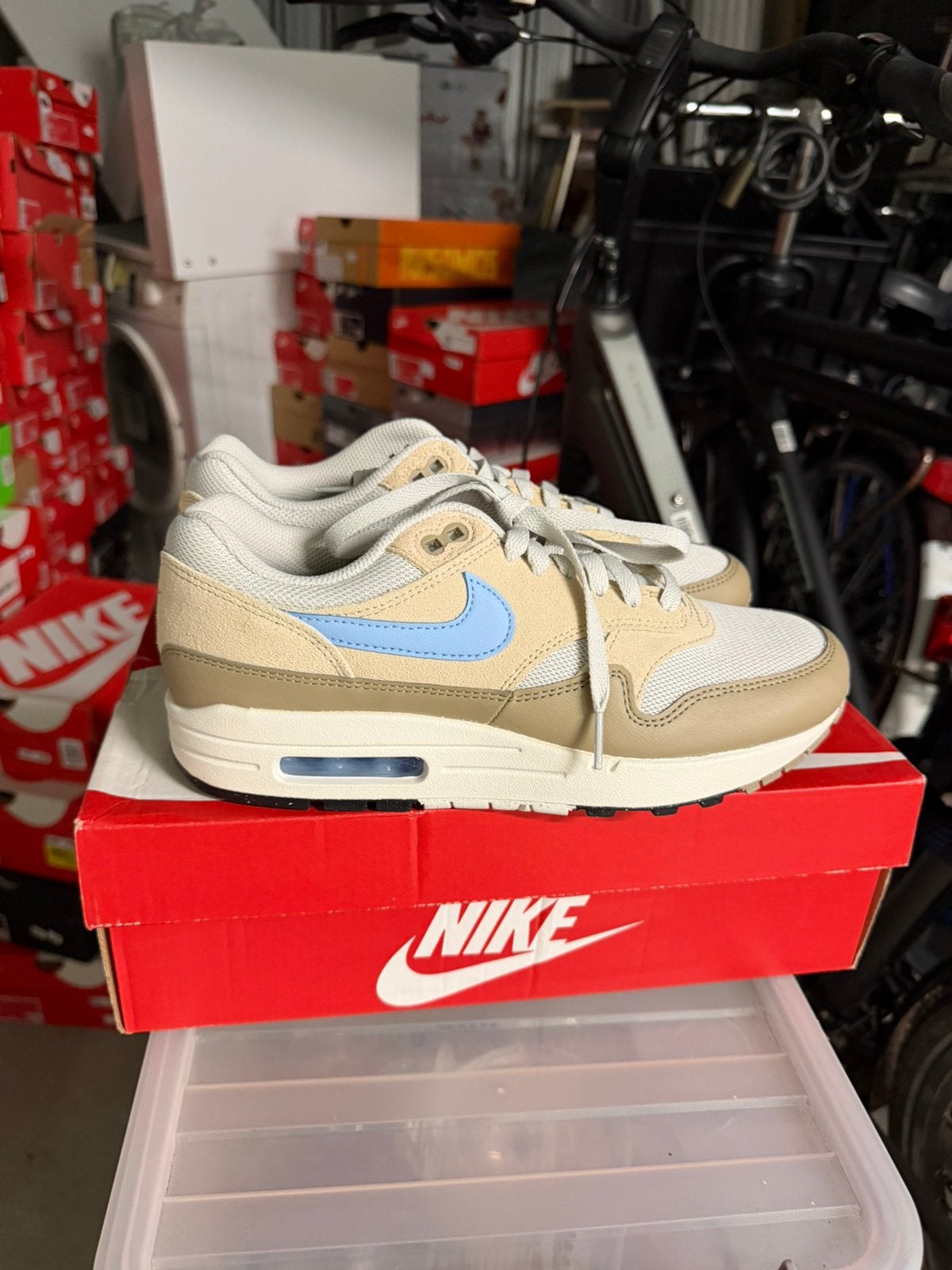 Nike Air Max 1 Essential Light Bone 41, Kleding | Heren, Schoenen, Verzenden, Nieuw, Wit