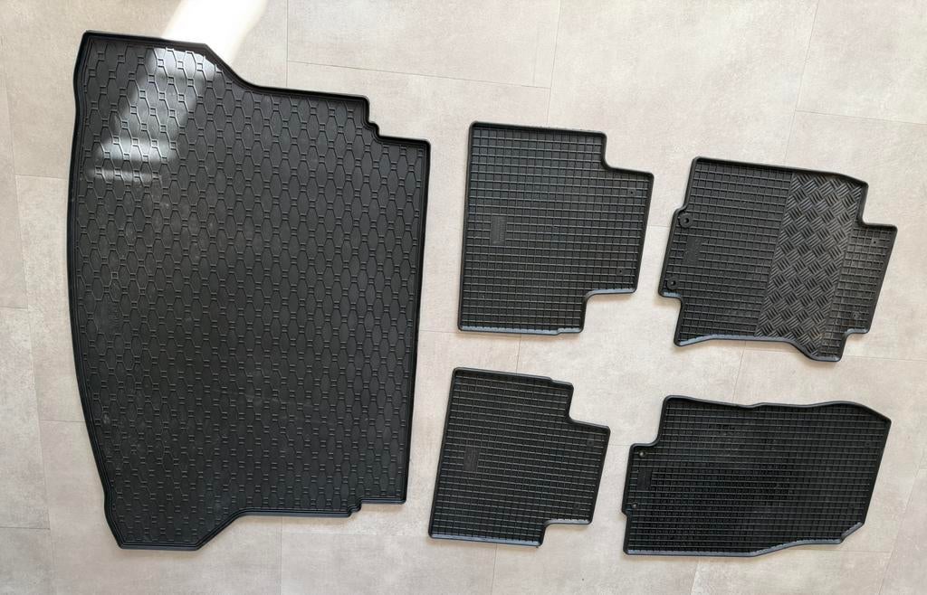 Rubber automatten inclu kofferbakmat voor Nissan XTrail T32, Ophalen, Zo goed als nieuw