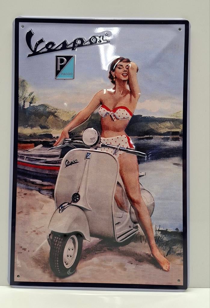 Vespa Piaggio Reclamebord - Pin-up Girl op Scooter, Ophalen of Verzenden