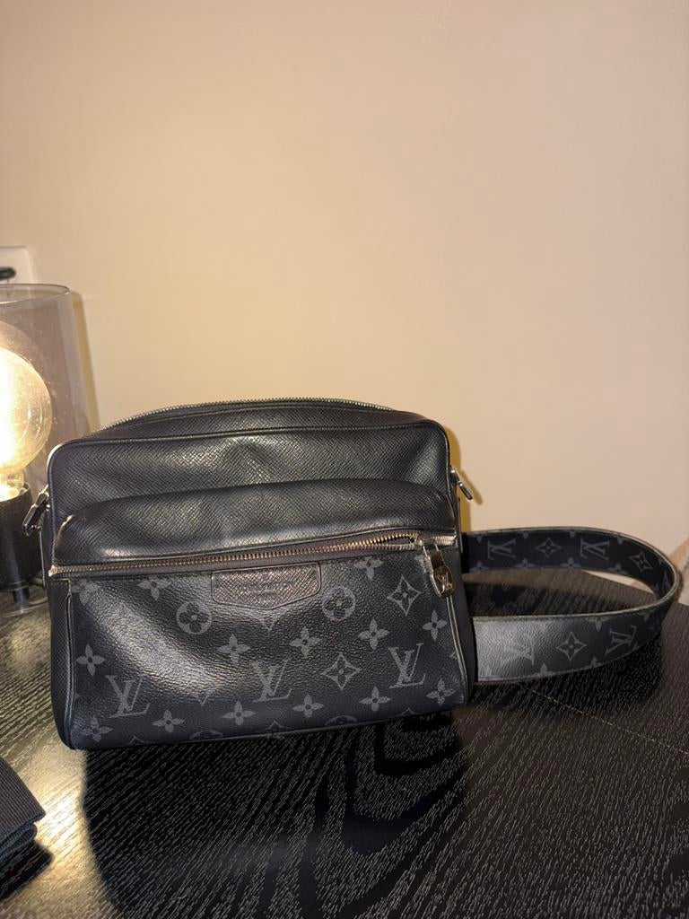Originele Louis Vuitton tas met kleine beschadigingen, Ophalen of Verzenden, Gebruikt, Zwart, Schoudertasje
