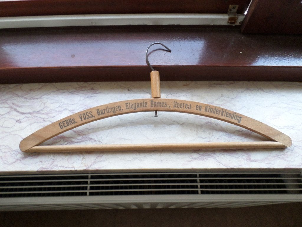 Antieke kledinghanger Gebr. Voss Harlingen, Ophalen of Verzenden, Kinderen