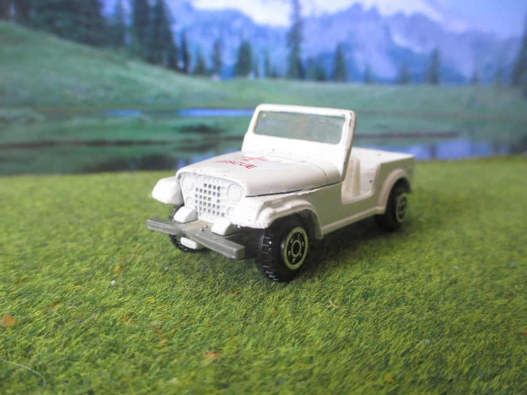 1:64 Jeep CJ-7 - Yatming Het Rode Kruis Ambulance, Ophalen of Verzenden, Gebruikt, Auto