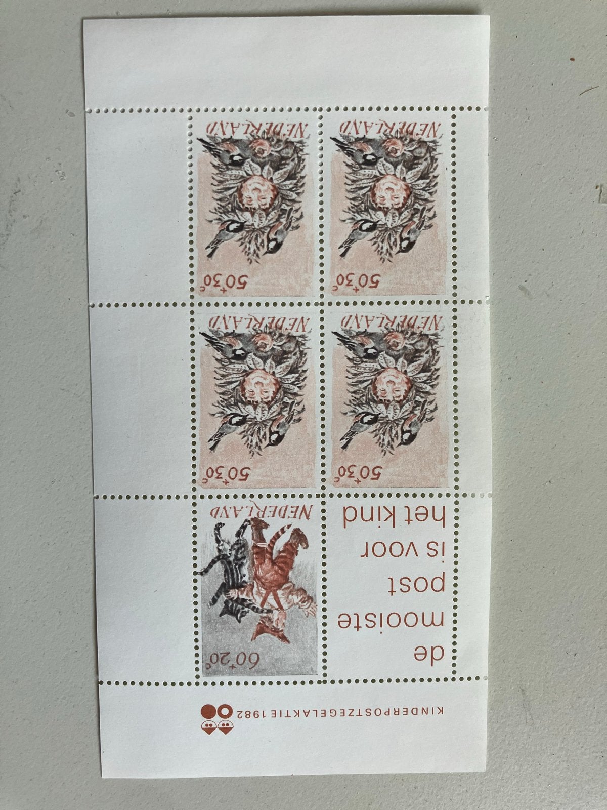 Kinderpostzegels 1982 - Compleet velletje met omslag, Postzegels en Munten, Ophalen of Verzenden, Na 1940, Postfris