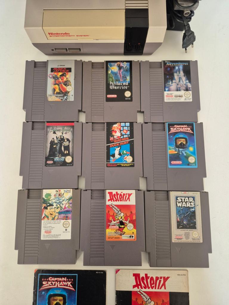 Nintendo nes met 10 spellen !!, Ophalen of Verzenden, Gebruikt, Met 2 controllers, Met games