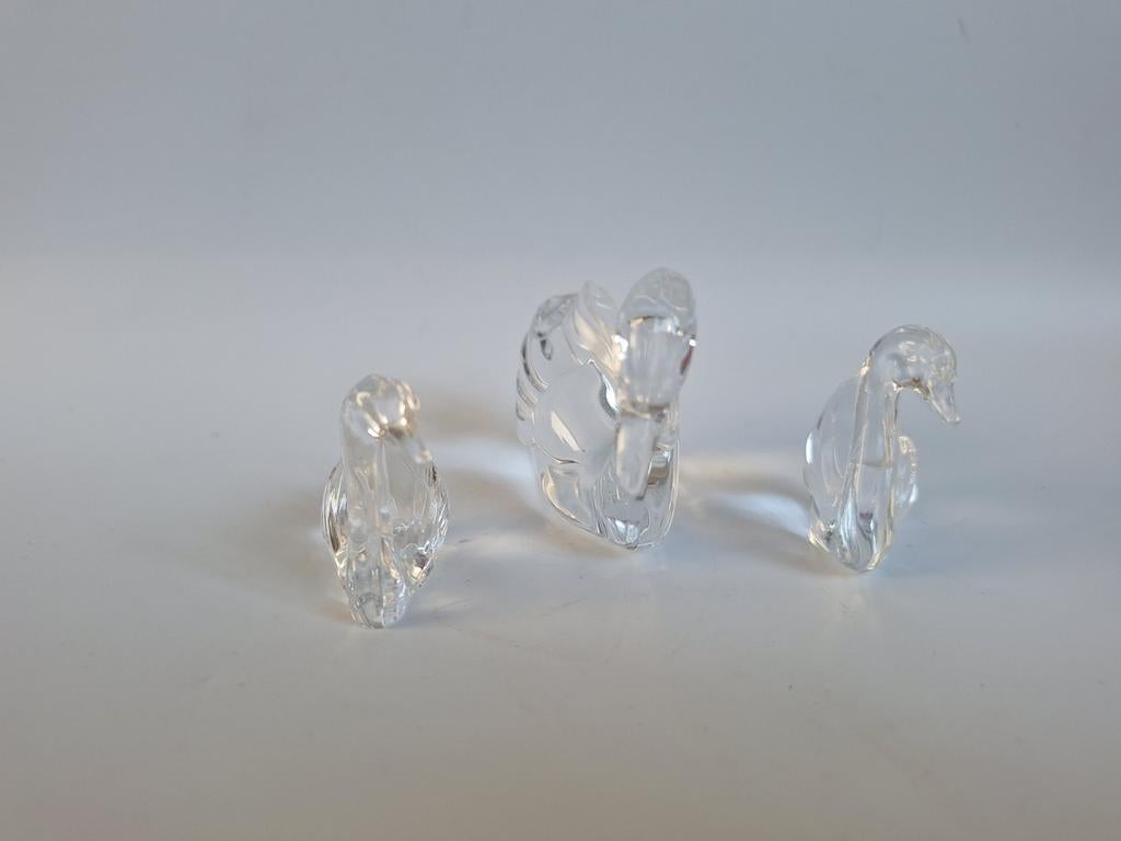 Mooi glazen zwanen koppel.
Bestaande uit 3 stukjes., Antiek en Kunst, Antiek | Glas en Kristal, Ophalen of Verzenden