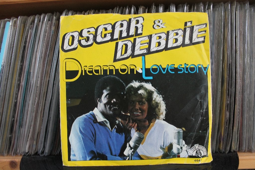 7" Single Oscar & Debbie - Dream On / Love Story, Gebruikt, 7 inch, Ophalen of Verzenden, Pop