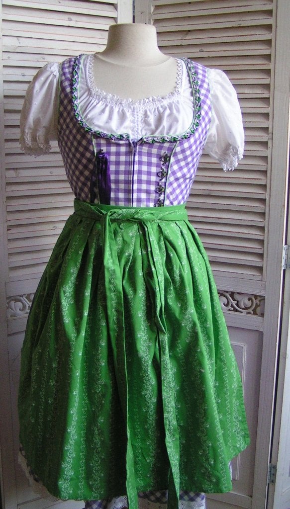 tiroler dirndl jurk schort en blouse maat 38 nr DD 654, Maat 38/40 (M), Carnaval, Ophalen of Verzenden, Zo goed als nieuw