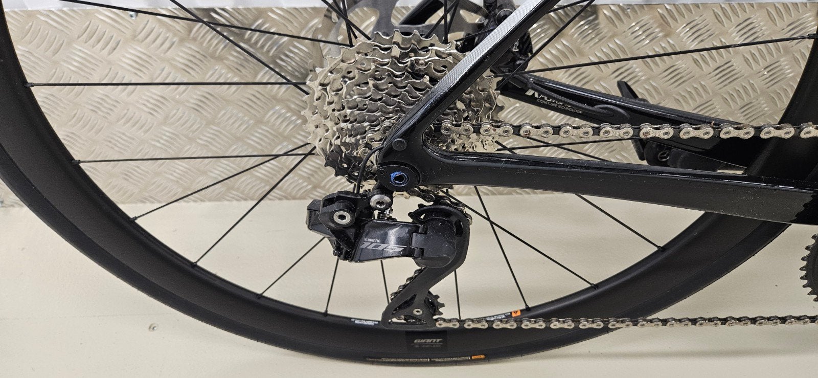 Giant DEFY Advanced Pro 1 Disc 105 Di2 (L), Ophalen, 28 inch, Giant, Zo goed als nieuw