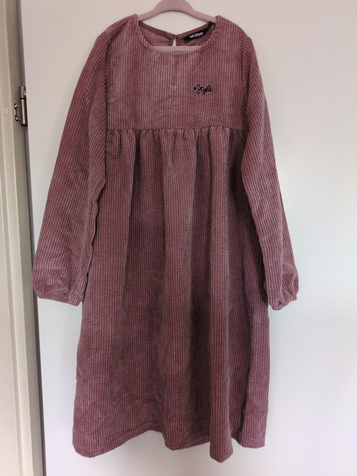 oud roze ribstof jurk maat 134/ 140, Meisje, Terstal, Ophalen of Verzenden, Zo goed als nieuw