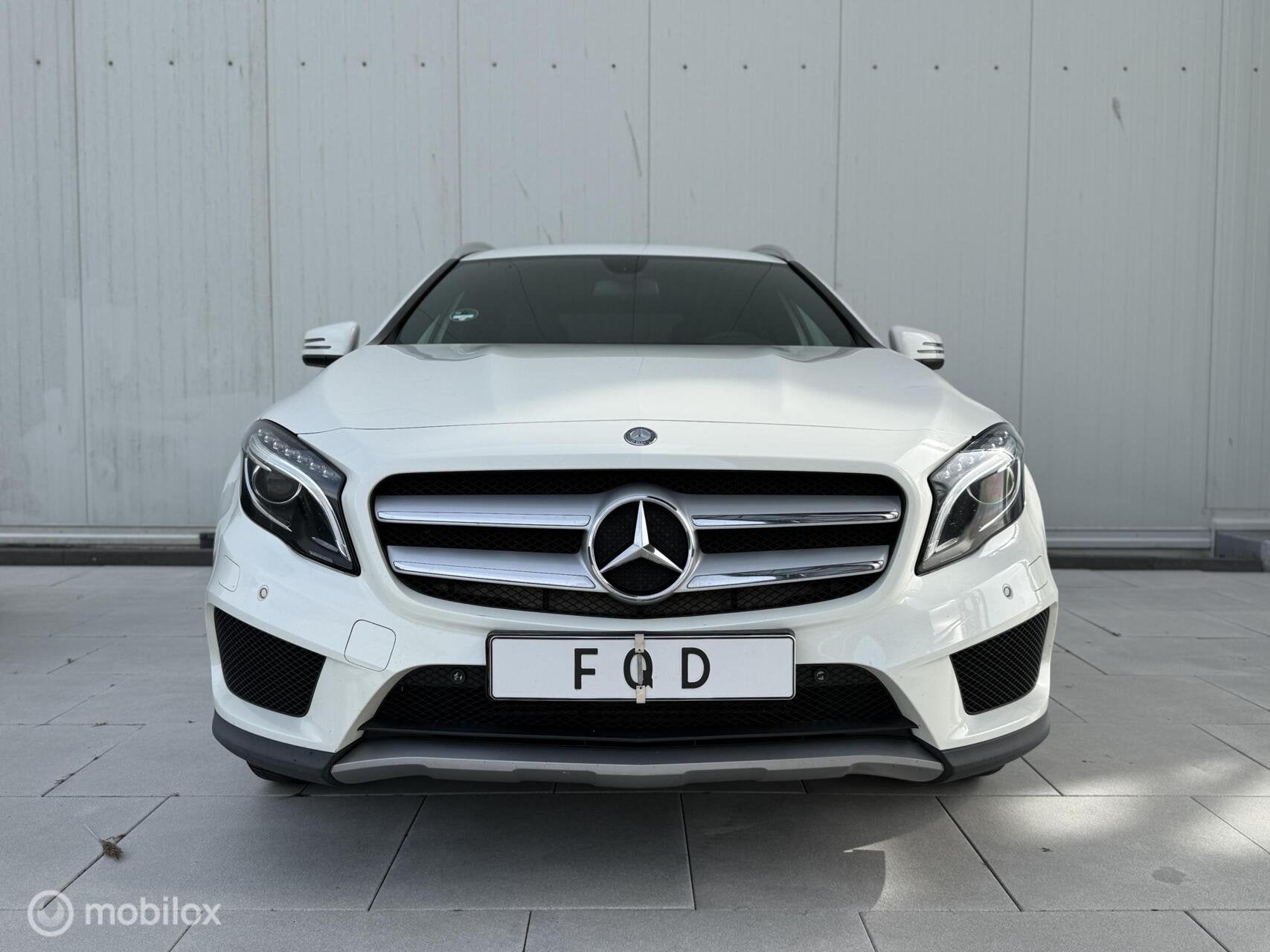 Mercedes GLA-klasse 200 AMG-Line BT Cruise Historie Prestige, Auto's, Voorwielaandrijving, Gebruikt, Wit, Bedrijf