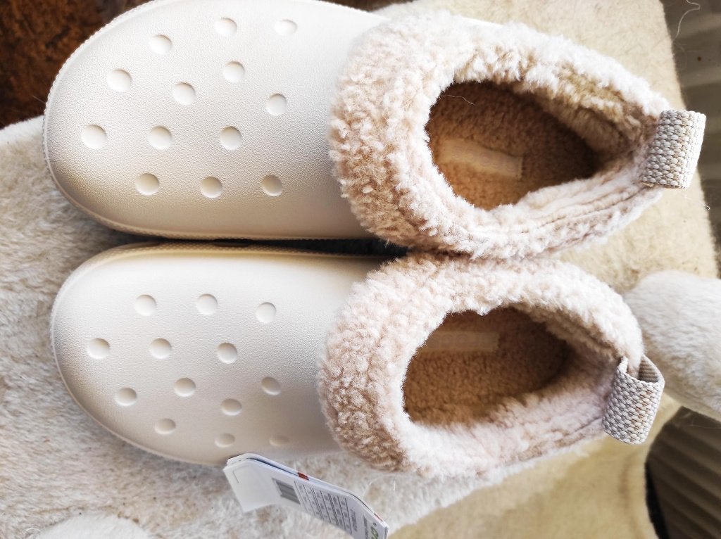 Gevoerde dichte Crocs beige maat 41-42 nieuw, Kleding | Heren, Schoenen, Klompen, Verzenden, Nieuw, Overige kleuren
