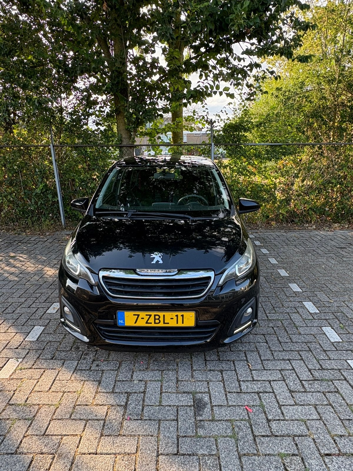 Peugeot 108 1.0 12V E-vti 51KW 5DR  Zwart, Ophalen, Zo goed als nieuw, Benzine, Peugeot
