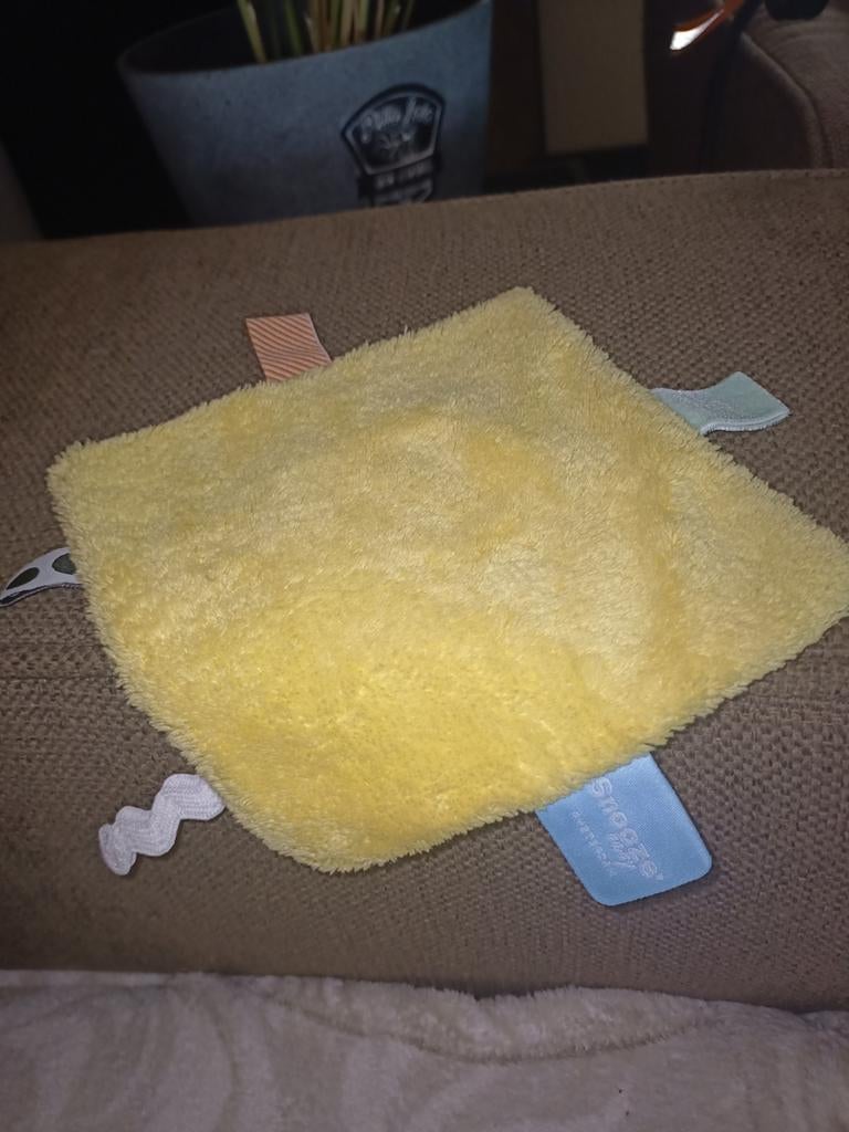 Snooze baby labeldoek., Kinderen en Baby's, Speelgoed | Knuffels en Pluche, Overige merken, Geel, Ophalen of Verzenden, Zo goed als nieuw