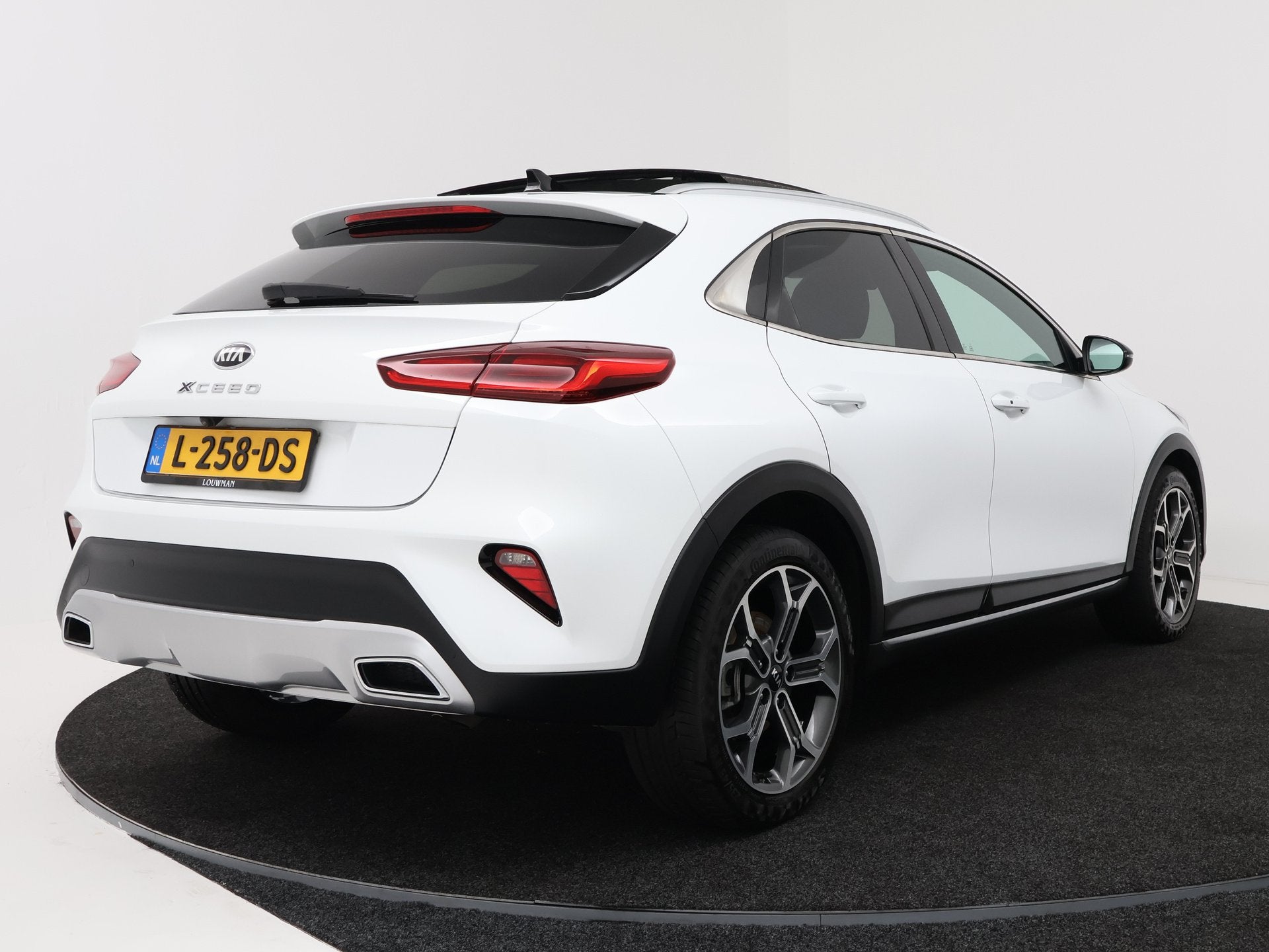 Kia Xceed 1.5 T-GDI MHEV DynamicPlusLine Style Pack Elektris, Auto's, Gebruikt, 4 cilinders, Leder en Stof, Wit