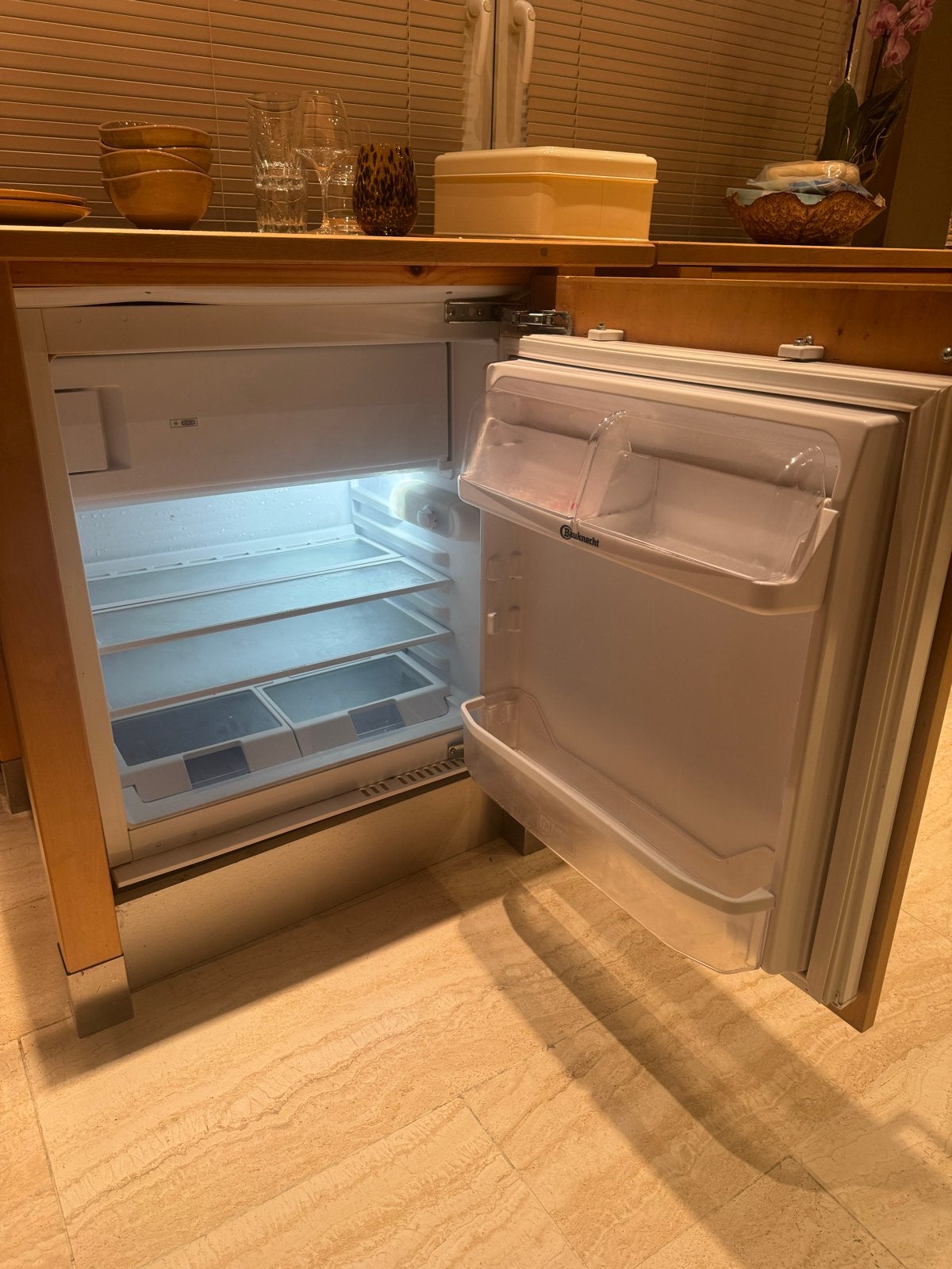 Bauknecht inbouw koelkast met vriesvak en kast, Gebruikt, 75 tot 100 liter, 45 tot 60 cm, Met vriesvak