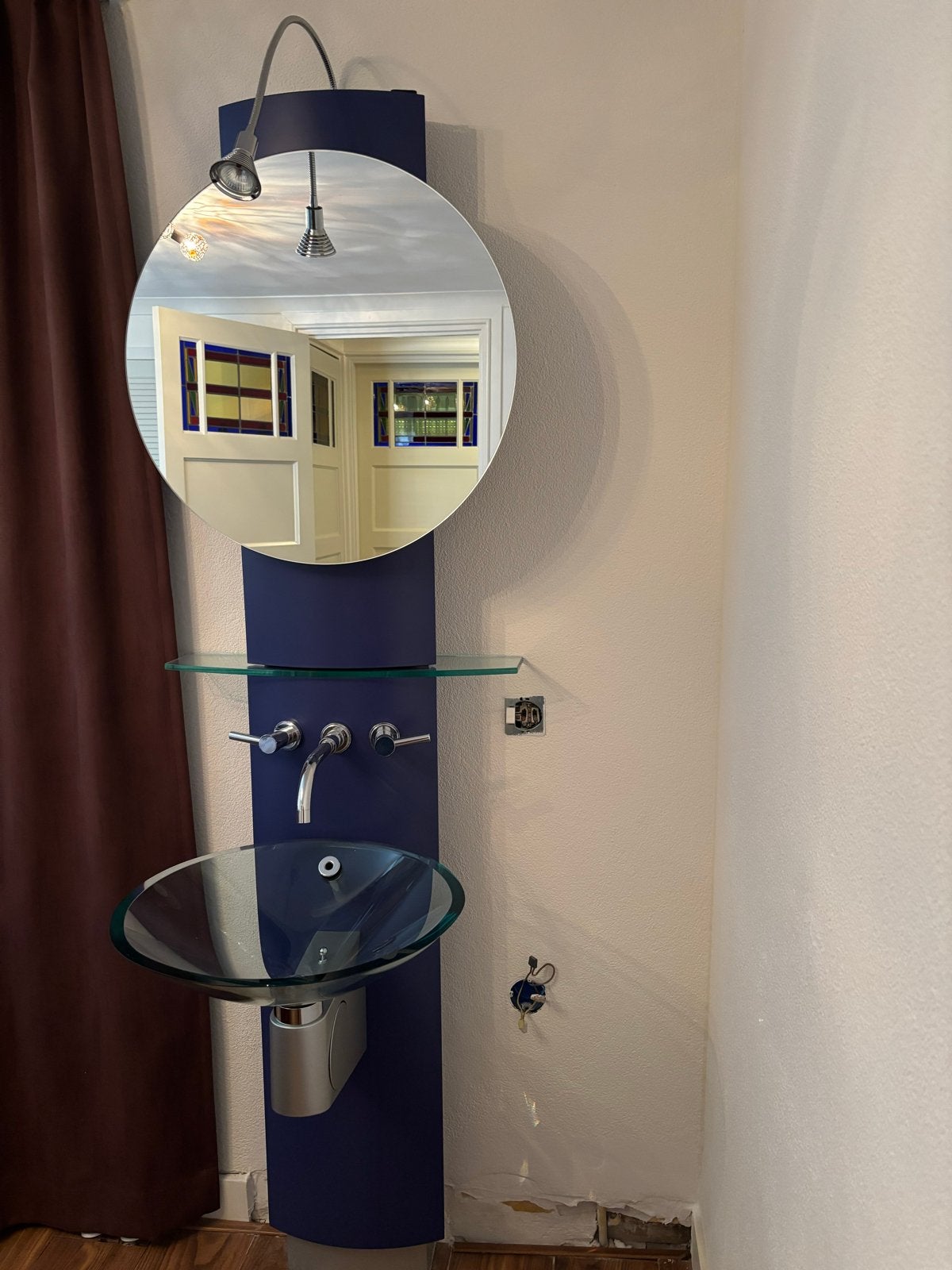 Moderne wastafel met spiegel en opbergruimte, Ophalen, Minder dan 50 cm, Gebruikt, 200 cm of meer