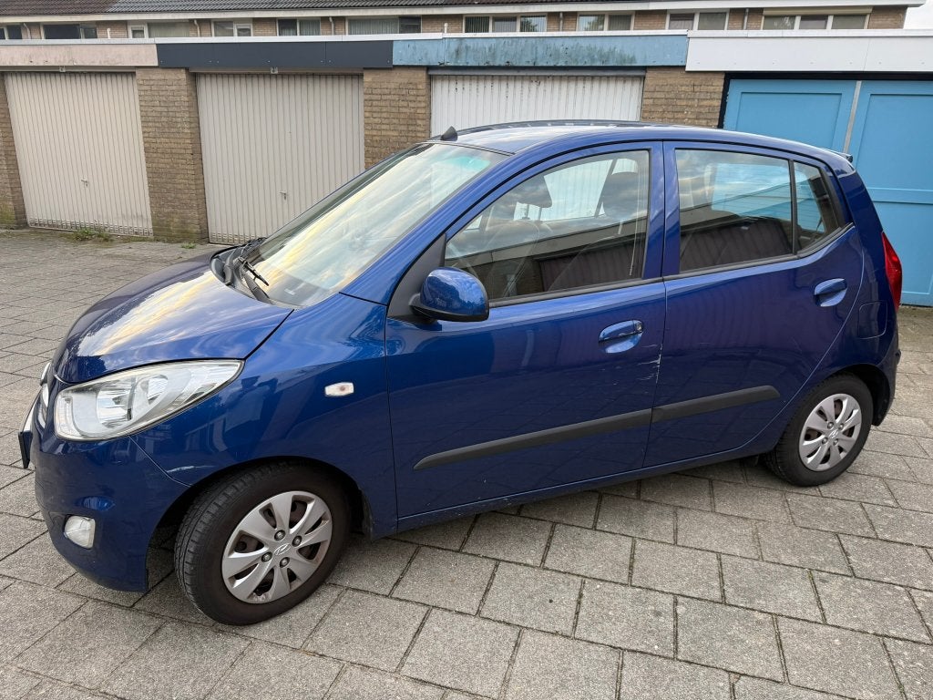 Foto 11 van Hyundai i10 1.25 I 5DR 2012 Blauw