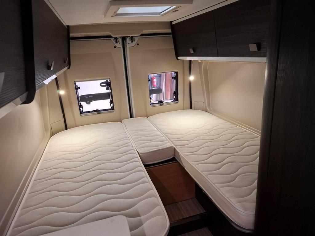 2022 Benimar Benivan 640 140PK Enkele Bedden Solar 16000Km, Luifel, Buscamper of Camperbus, Ringverwarming, Fiat