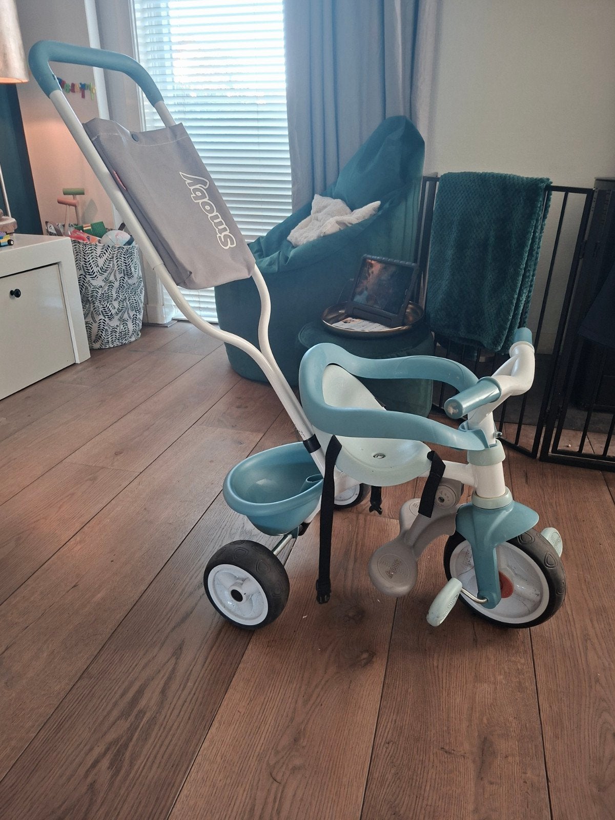 SMOBY driewieler compleet als nieuw!, Ophalen, Zo goed als nieuw, Duwstang