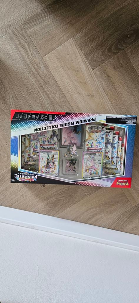 Pokémon TCG Prismatic Evolutions Premium Figure Collection, Ophalen of Verzenden, Nieuw, Overige typen