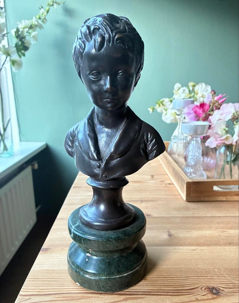 Antieke bronzen buste van jongen op marmeren sokkel, Antiek en Kunst, Ophalen, Buste, Brons, Op sokkel