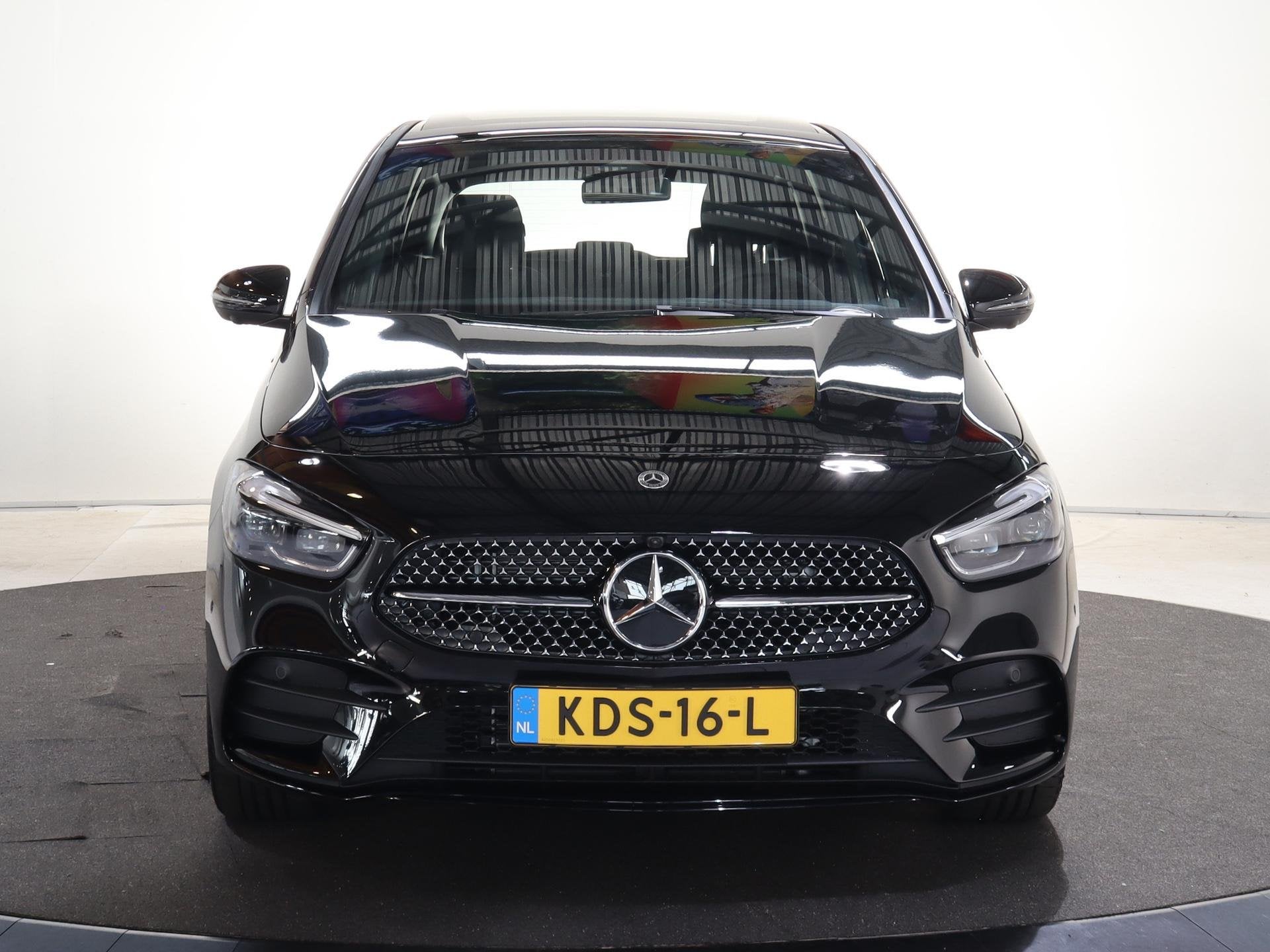 Mercedes-Benz B-Klasse 250e Business Solution AMG | Panorama, Auto's, Mercedes-Benz, Stof, 4 cilinders, 16 kWh, 1655 kg