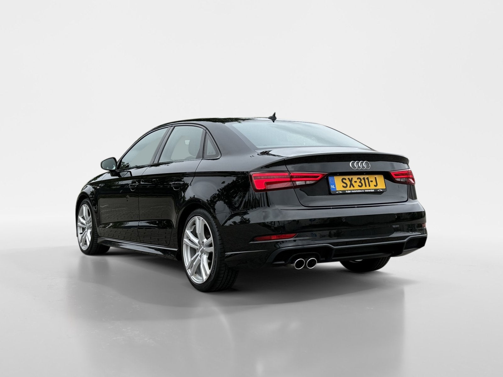 Audi A3 Limousine 1.5 TFSI CoD Sport S Line Edition Automaat, Auto's, 150 pk, Leder en Stof, Zwart, Origineel Nederlands