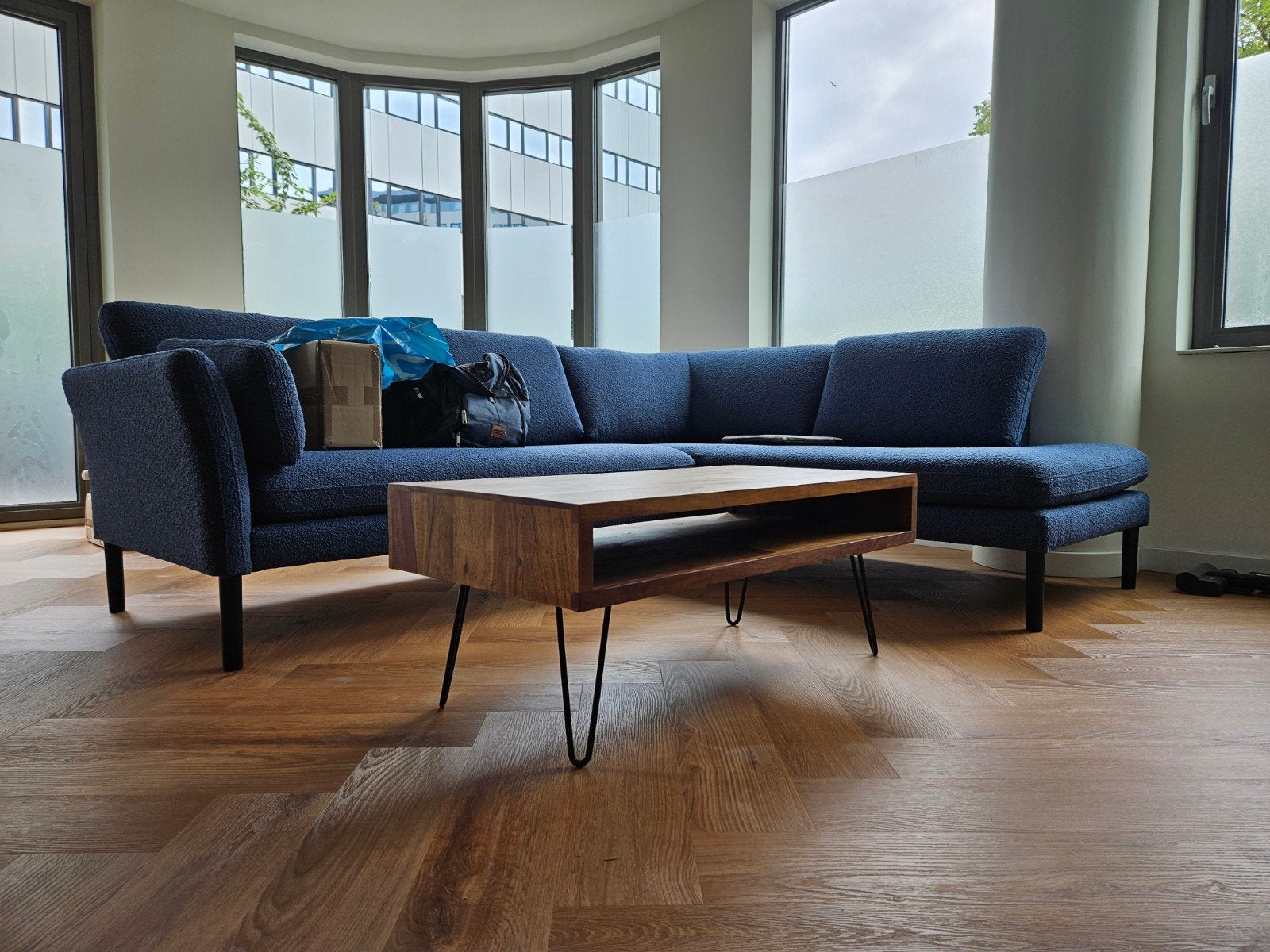 Scandinavische hoekbank met Sheesham salontafel, Ophalen, Zo goed als nieuw, Stof, Scandinavisch