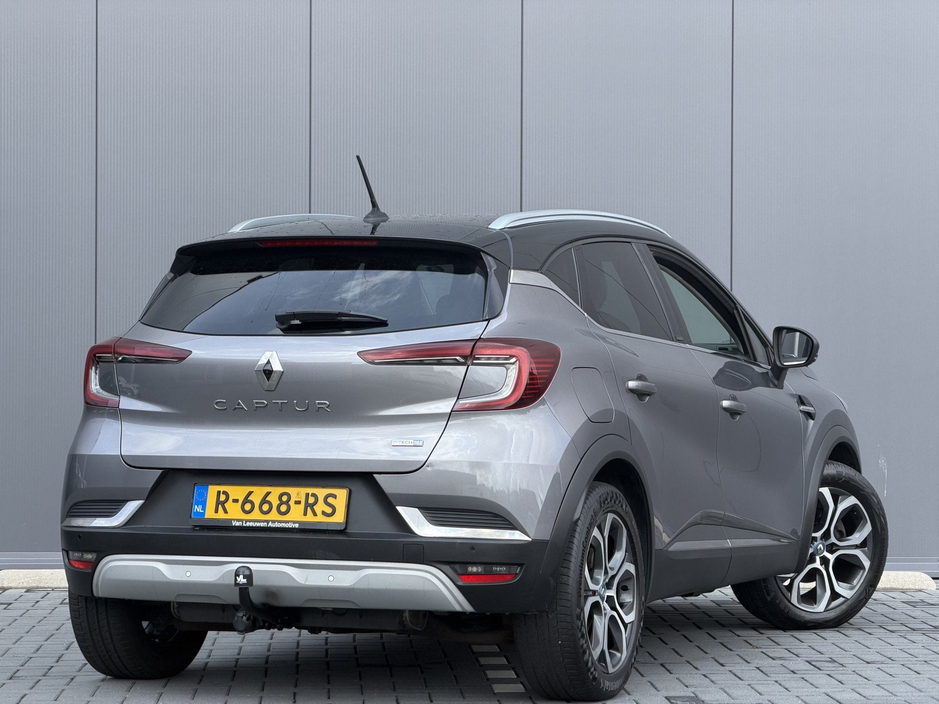 Foto 2 van Renault Captur 1.6 E-Tech Plug-in Hybrid 160 Serie Limitée