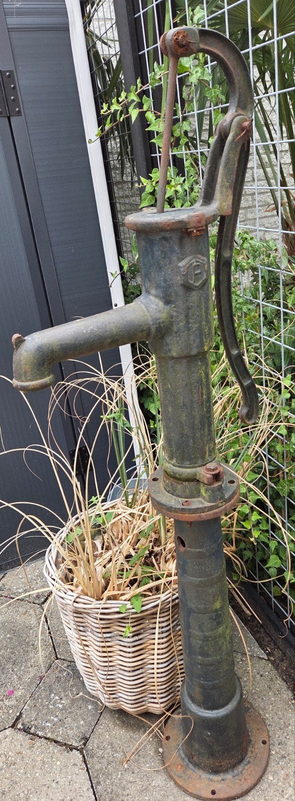 Antieke gietijzeren waterpomp - Decoratieve tuin pomp, Ophalen