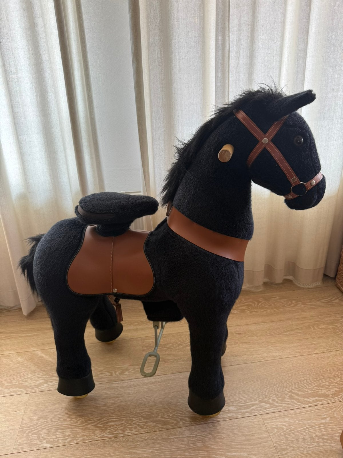 PonyCycle klein (1,5-4 jaar) zwart paard, Ophalen, Zo goed als nieuw