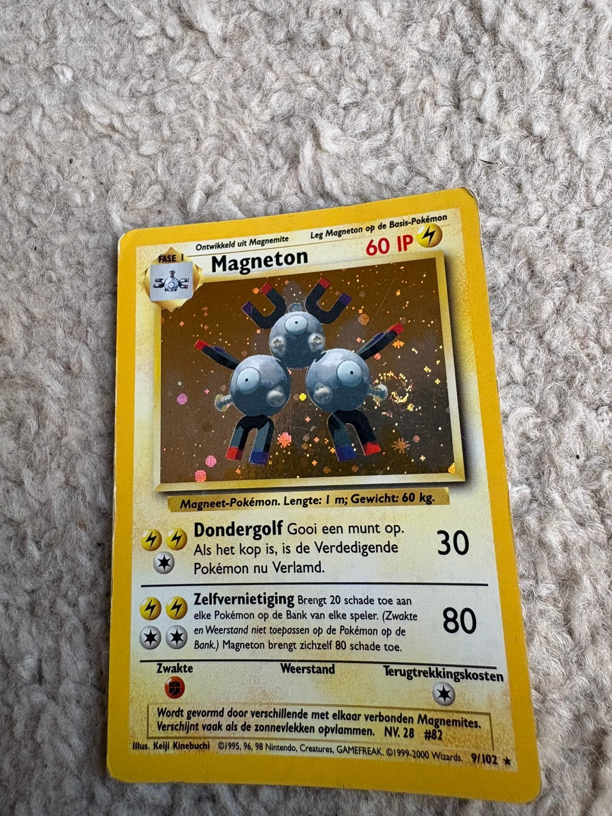 Pokemon kaart swirl magneton holo 9/102 base set, Hobby en Vrije tijd, Verzamelkaartspellen | Pokémon, Ophalen of Verzenden, Zo goed als nieuw