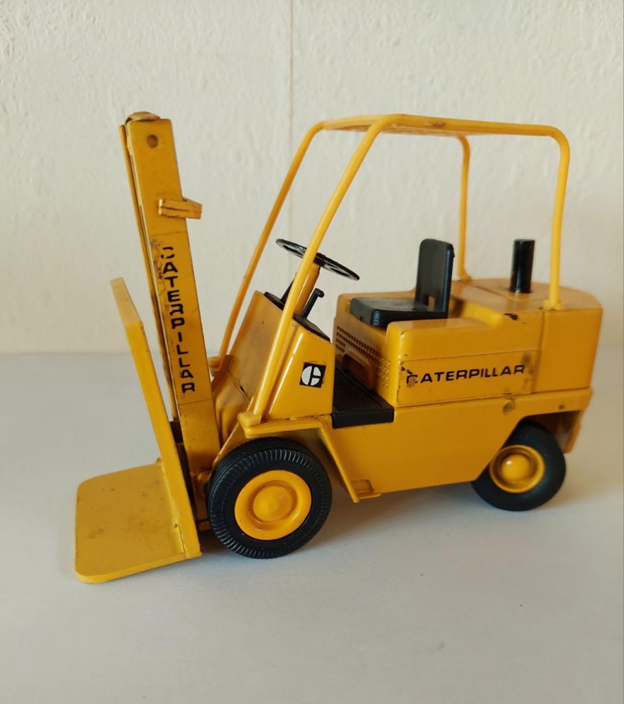 Joal- Caterpillar fork truck, Hobby en Vrije tijd, Modelauto's | 1:24, Ophalen of Verzenden, Zo goed als nieuw, Overige merken