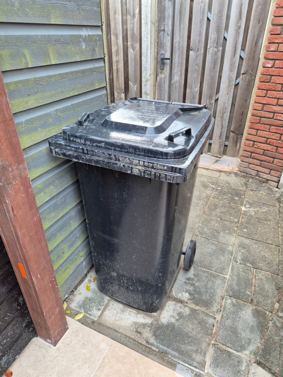 Kliko 240 liter met tuinaarde, Ophalen, Gebruikt