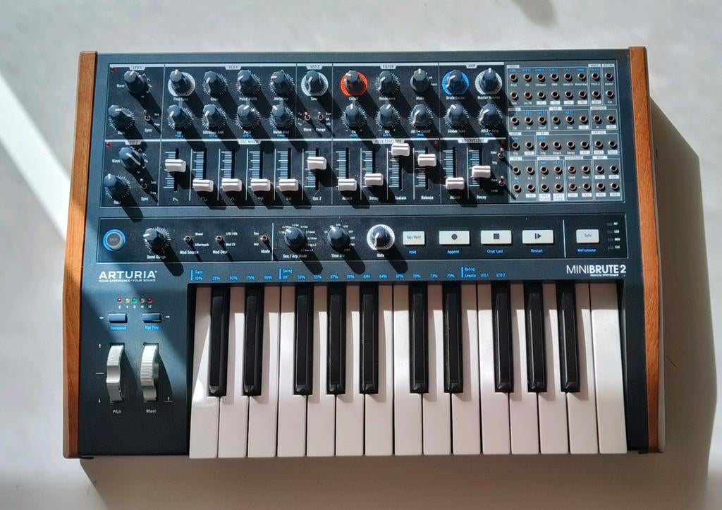Arturia MiniBrute 2, Muziek en Instrumenten, Synthesizers, Ophalen of Verzenden, Zo goed als nieuw, Overige aantallen, Overige merken