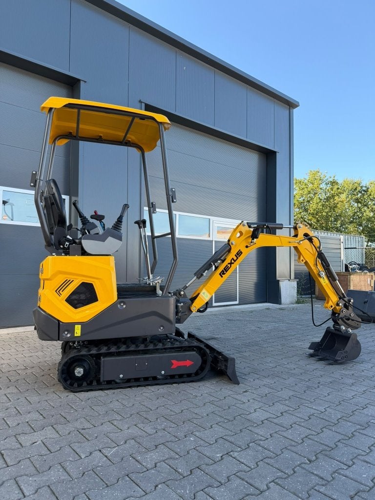 Foto 3 van minigraver rexus 1200KG met kubota dieselmotor