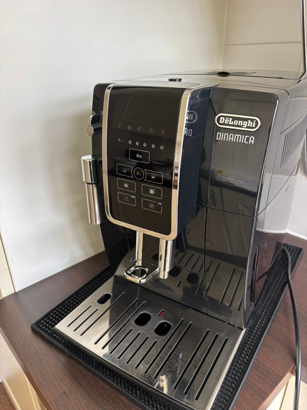 DeLonghi Dinamica volautomatische koffiemachine, Ophalen, Koffiemachine