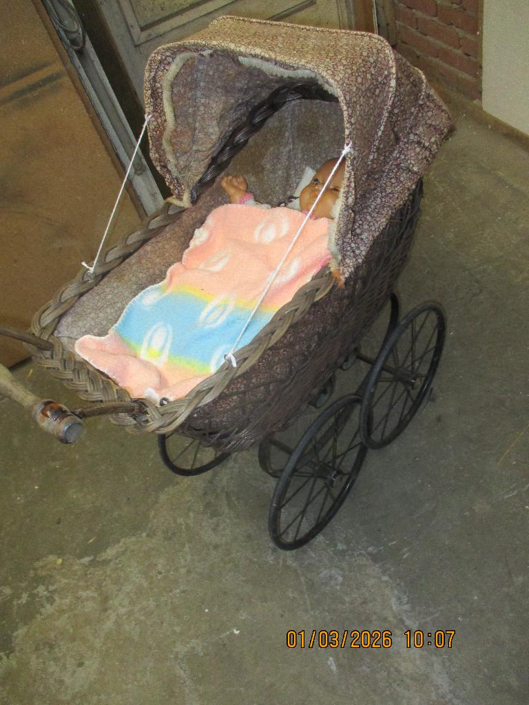 retro poppen wagen met toehehoren, Ophalen